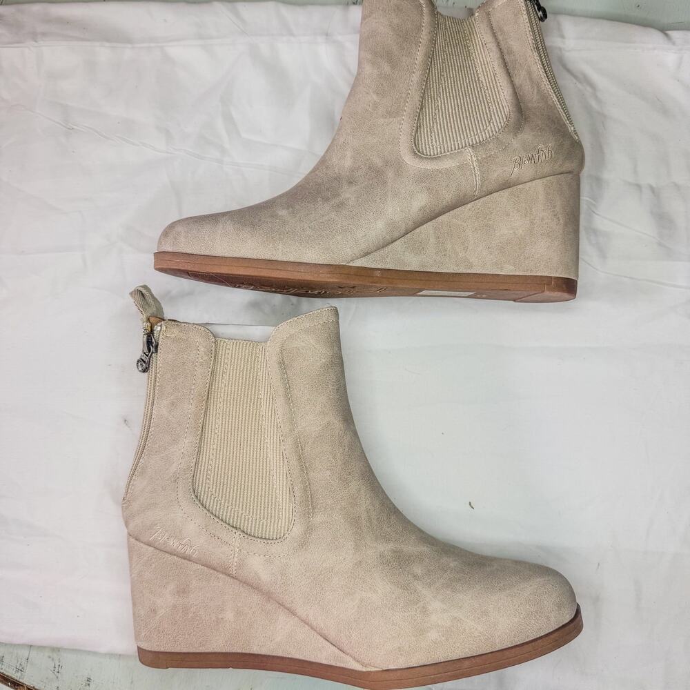 Blowfish Malibu Beige Faux Suede Wedge Ankle Booties Side Zip Womens 11